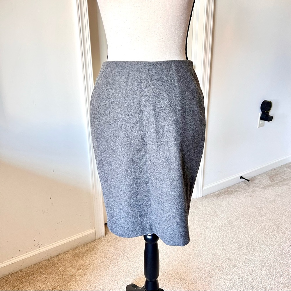 ANTHROPOLOGIE PINS and NEEDLES Gray Wool Blend Pencil Skirt—SZ. 2